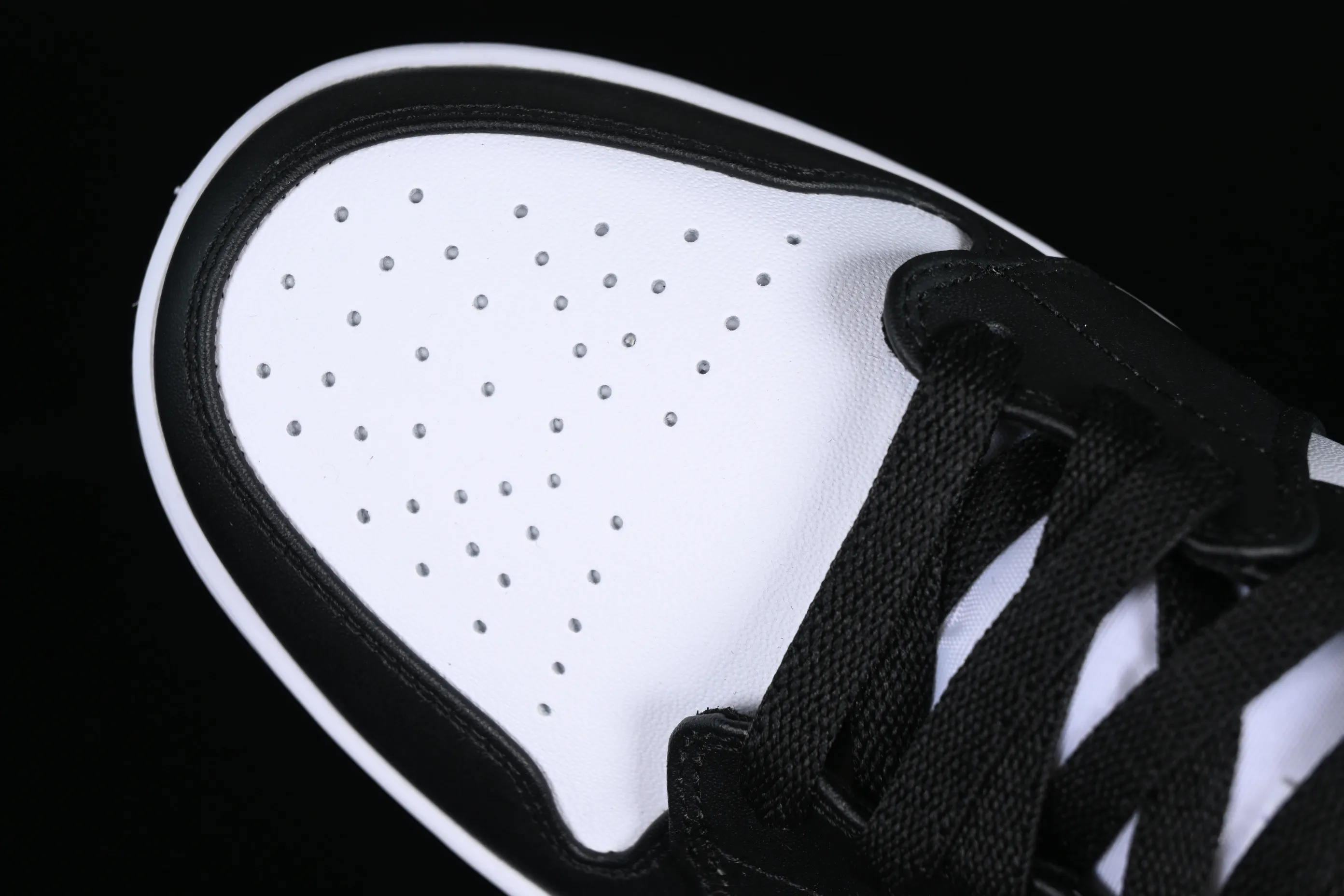 All categories Air Jordan Jordan series basketball shoes Air Jordan 1 Mid Air Jordan 1 Mid AJ1 Joe 1 all black burst pattern mid-top cultural casual sneakers FB9911-001